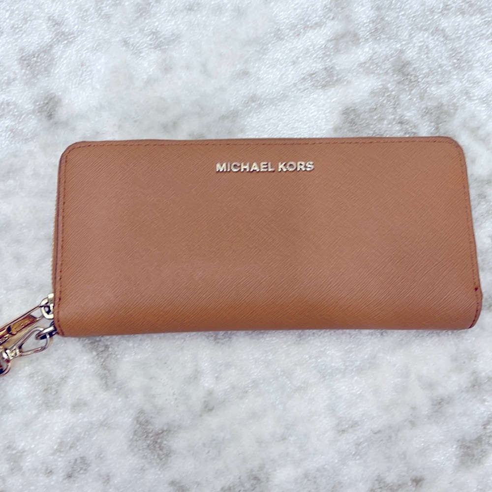 Michael Kors Continental Wristlet